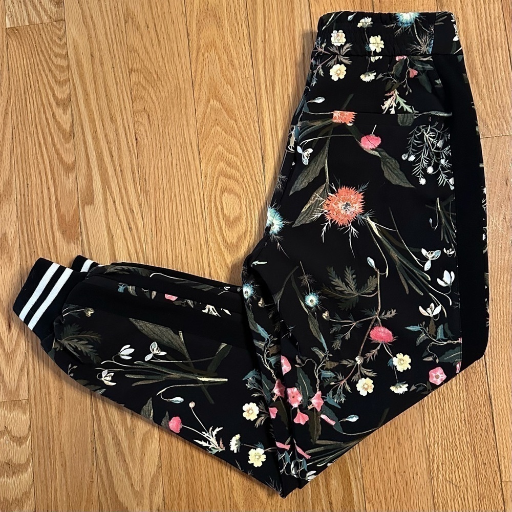 RACHEL Rachel Roy Dress Up Floral Satin Feel Joggers Women’s Sz XS Black